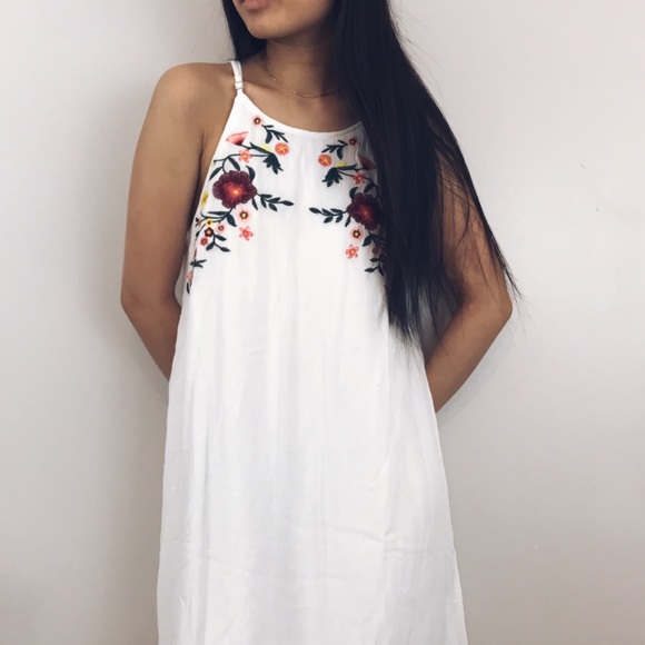 Amanda // White Embroidered Floral Dress - Picture 1 of 5